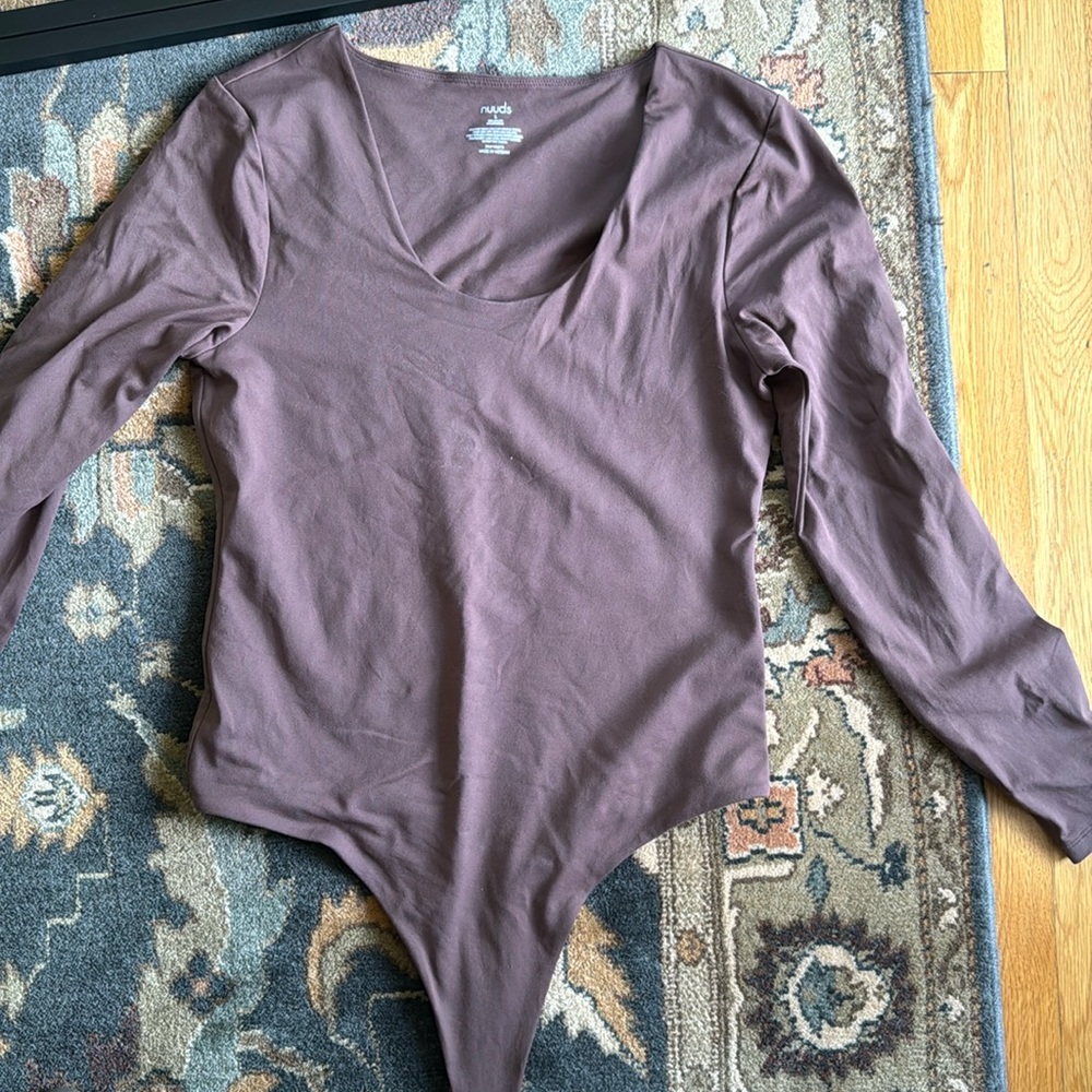 Nuuds long sleeve scoop neck bodysuit sz L